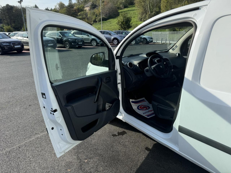 Photo 14 de l'offre de RENAULT KANGOO L1 1.5 DCI FAP - 90 GPS   RADAR AR à 7490€ chez Triplo auto