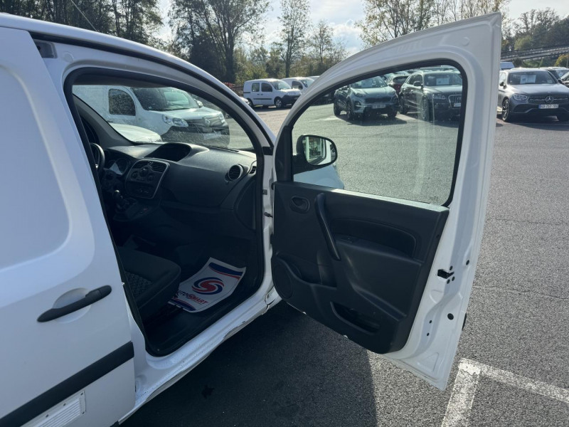 Photo 11 de l'offre de RENAULT KANGOO L1 1.5 DCI FAP - 90 GPS   RADAR AR à 7490€ chez Triplo auto