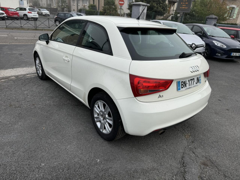 Photo 3 de l'offre de AUDI A1 1.2 TFSI - 86 S&S AMBIENTE   CLIM à 9990€ chez Triplo auto