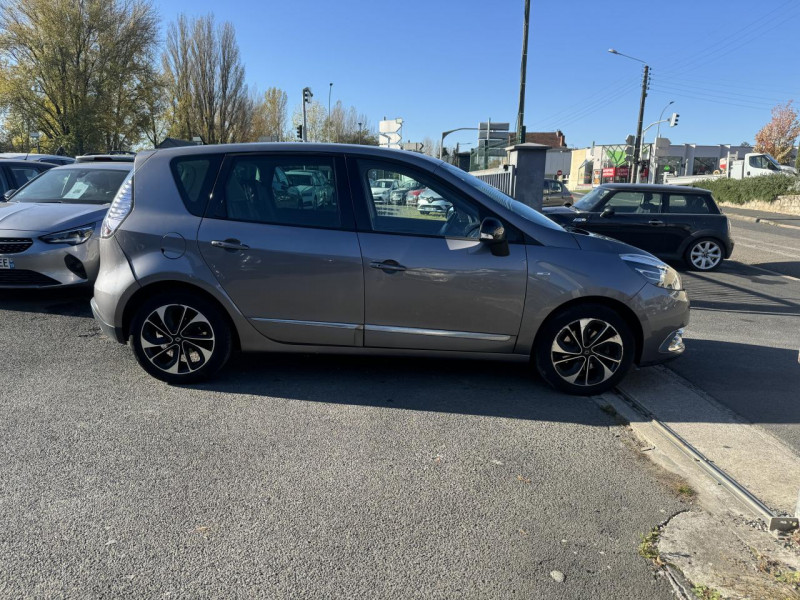 Photo 6 de l'offre de RENAULT SCENIC 1.5 ENERGY DCI - 110 BOSE GPS   CAMERA AR   ATTELAGE à 10490€ chez Triplo auto