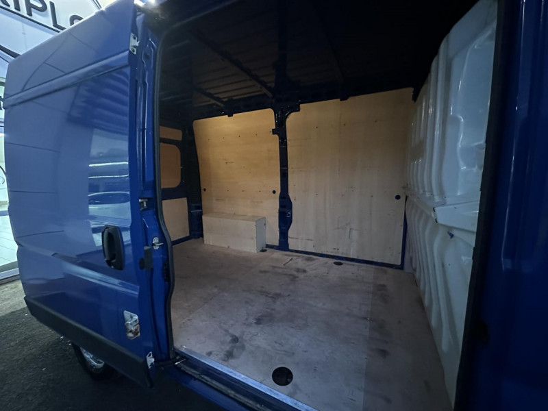 Photo 14 de l'offre de FIAT DUCATO PACK 3.3 M H2 2.3 MULTIJET - 120 FOURGON TOLE TVA RACUPERABLE   GPS   RADAR AR à 18990€ chez Triplo auto