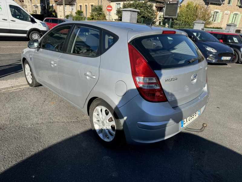 Photo 3 de l'offre de HYUNDAI I30 1.6 CRDI - 115 CLIM   RADAR AR   ATTELAGE à 5990€ chez Triplo auto