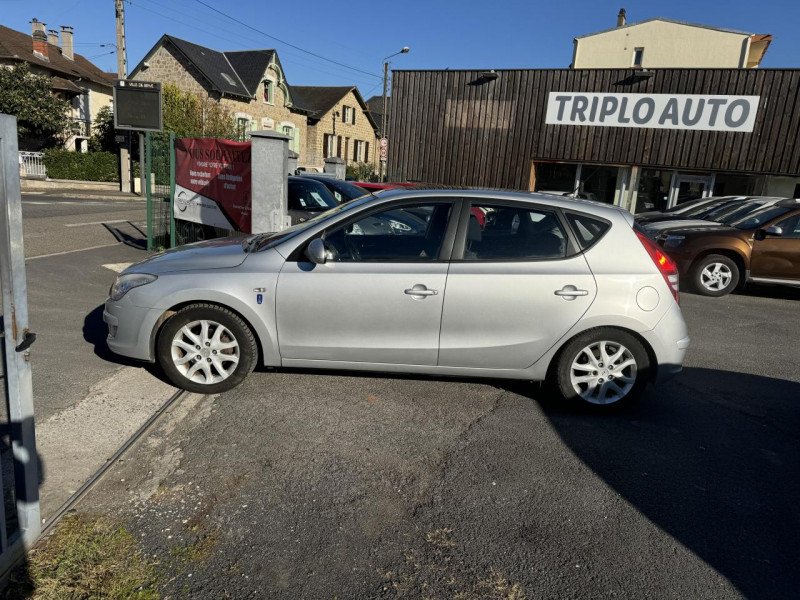 Photo 2 de l'offre de HYUNDAI I30 1.6 CRDI - 115 CLIM   RADAR AR   ATTELAGE à 5990€ chez Triplo auto