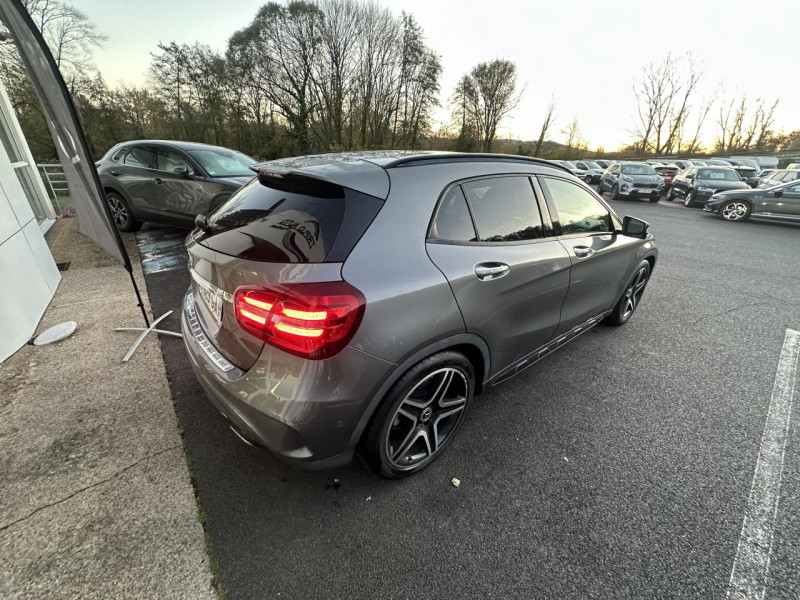 Photo 7 de l'offre de MERCEDES-BENZ GLA 220 D - BV 7G-DCT  FASCINATION TOIT OUVRANT   GPS   CAMERA AR à 23990€ chez Triplo auto