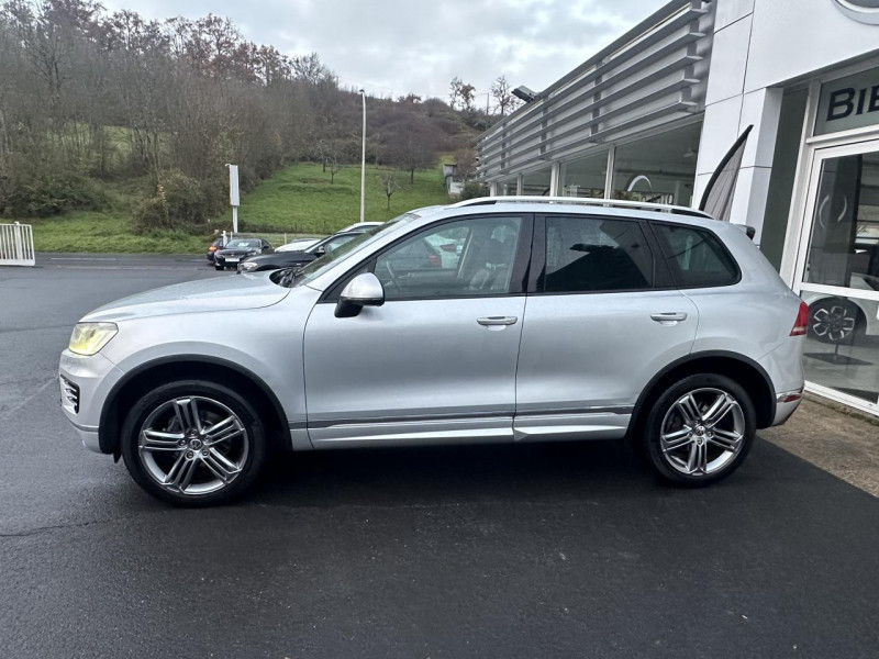 Photo 4 de l'offre de VOLKSWAGEN TOUAREG 3.0 V6 TDI BLUEMOTION - 262 - BV TIPTRONIC  R-LINE 4MOTION GPS   CAMERA AR   TOIT O à 30990€ chez Triplo auto