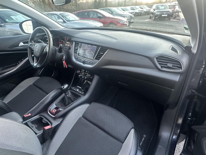 Photo 15 de l'offre de OPEL GRANDLAND X 1.2 TURBO - 130 S&S DESIGN LINE GPS   CAMERA AR à 16990€ chez Triplo auto