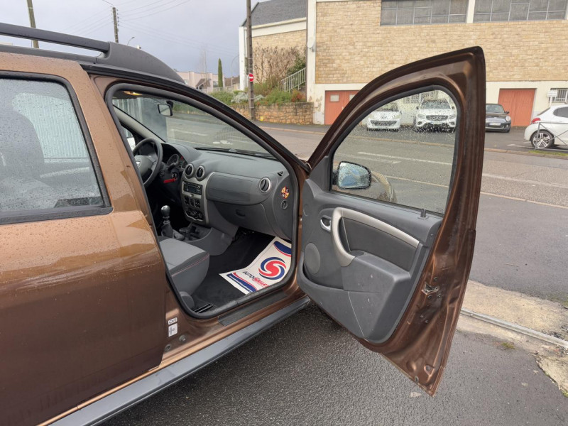 Photo 16 de l'offre de DACIA DUSTER 1.5 DCI FAP - 110 LAURéATE PLUS   CLIM à 8990€ chez Triplo auto