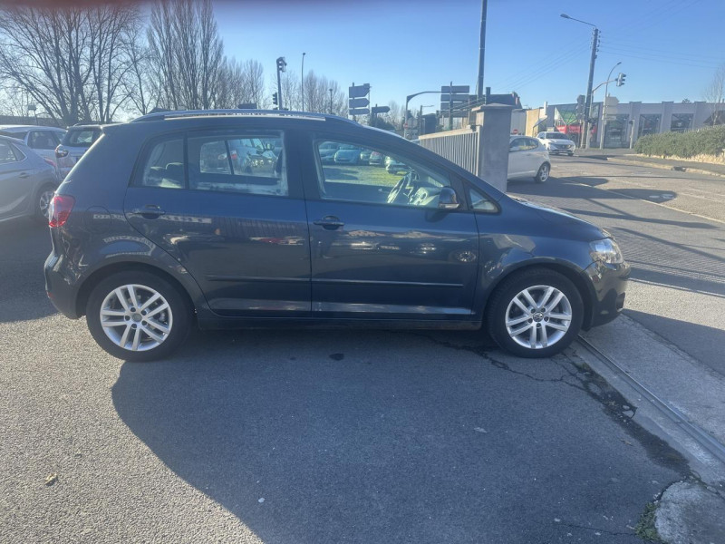 Photo 4 de l'offre de VOLKSWAGEN GOLF PLUS 2.0 TDI CR FAP - 140 CARAT CLIM   RADAR AR à 9990€ chez Triplo auto