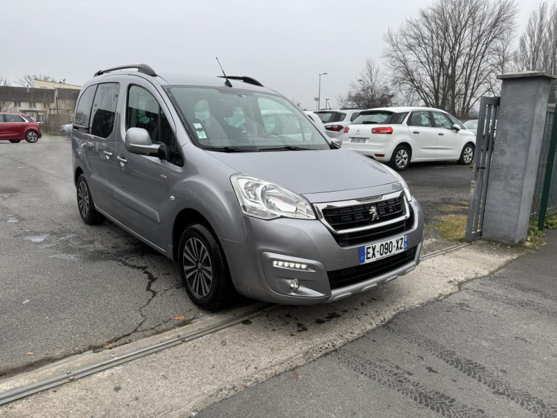 Photo 7 de l'offre de PEUGEOT PARTNER 1.6 BLUEHDI - 100 COMBI TEPEE STYLE GPS   CAMERA AR   RADAR AR à 14490€ chez Triplo auto