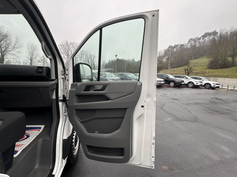 Photo 32 de l'offre de VOLKSWAGEN CRAFTER 30 L3H3 2.0 TDI - 140 FOURGON VAN BUSINESS TVA RECUPERABLE   GPS   CAMERA A R à 28990€ chez Triplo auto