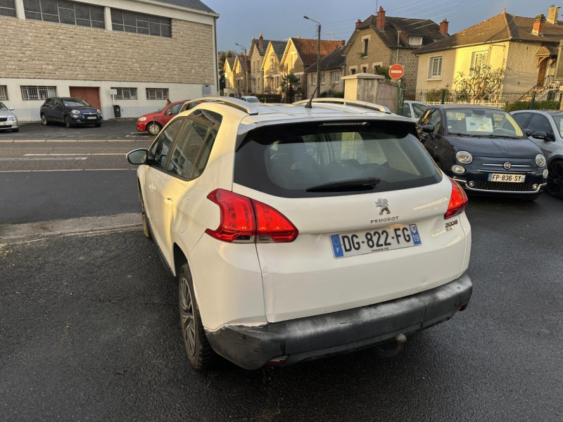 Photo 3 de l'offre de PEUGEOT 2008 1.6 E-HDI FAP - 92 ALLURE CLIM   ATTELAGE à 6490€ chez Triplo auto