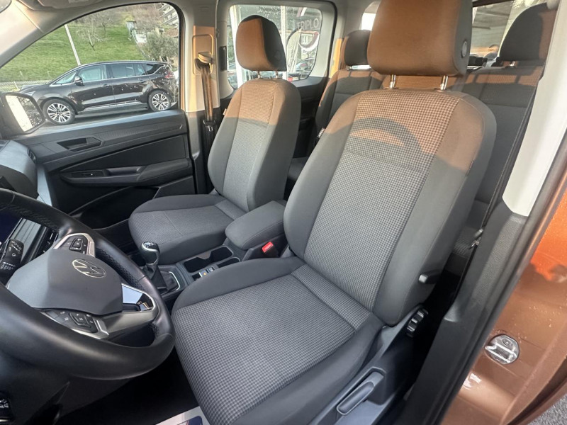 Photo 10 de l'offre de VOLKSWAGEN CADDY MAXI COMBI 7PL 2.0 TDI - 102 TVA RECUPERABLE   CARPLAY   CAMERA AR  à 30990€ chez Triplo auto