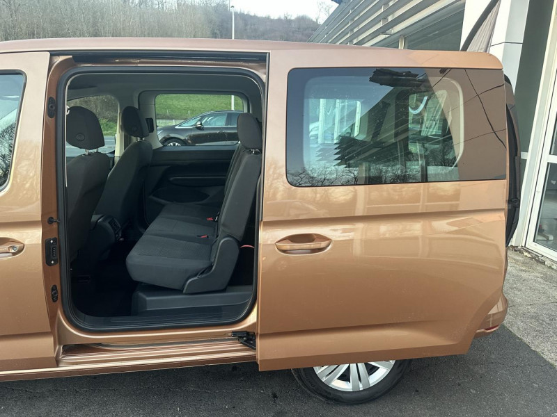 Photo 30 de l'offre de VOLKSWAGEN CADDY MAXI COMBI 7PL 2.0 TDI - 102 TVA RECUPERABLE   CARPLAY   CAMERA AR  à 30990€ chez Triplo auto