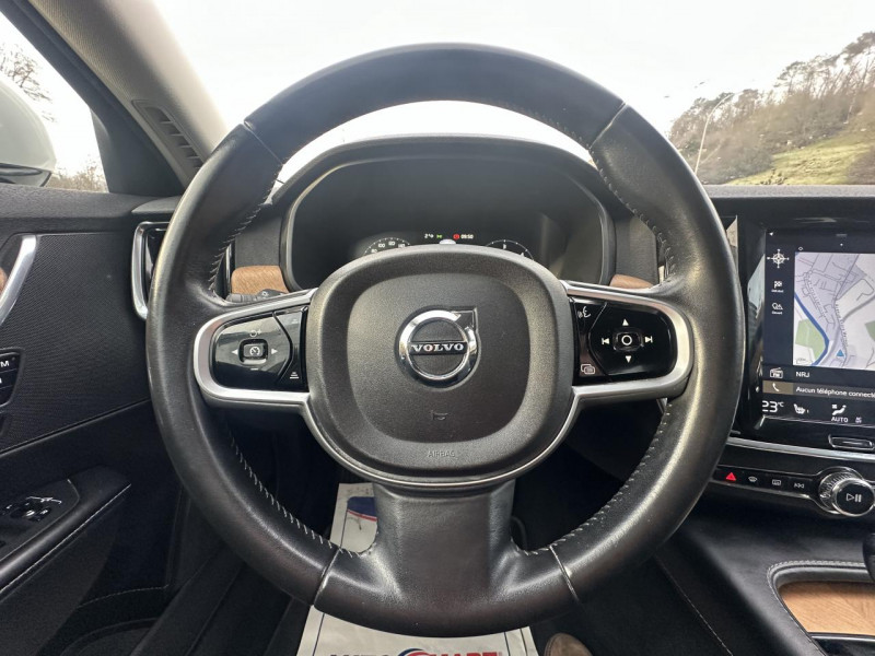 Photo 17 de l'offre de VOLVO V90 D4 - 190 - BVA GEARTRONIC  INSCRIPTION GPS   RADAR AR   SIEGES CHAUFFANTS à 18490€ chez Triplo auto