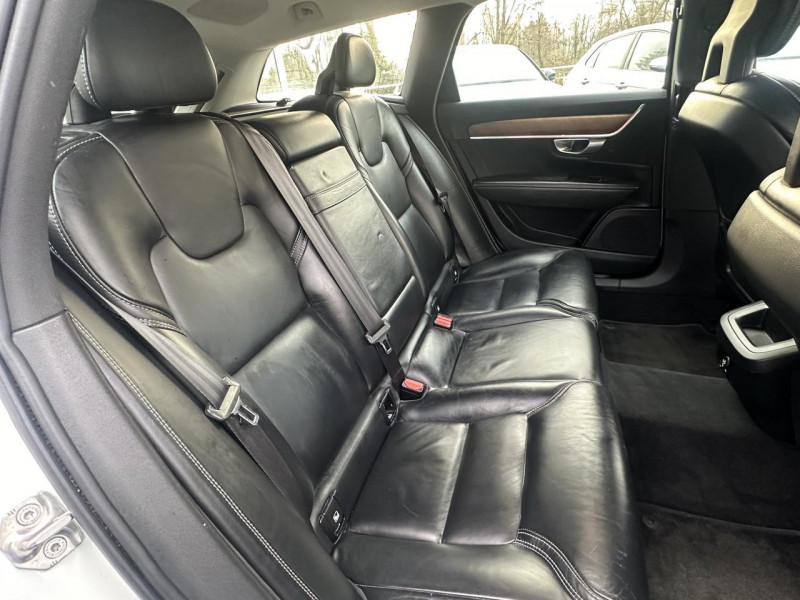 Photo 13 de l'offre de VOLVO V90 D4 - 190 - BVA GEARTRONIC  INSCRIPTION GPS   RADAR AR   SIEGES CHAUFFANTS à 18490€ chez Triplo auto