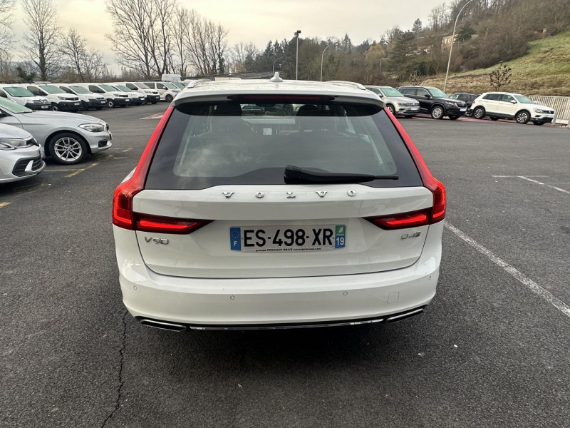 Photo 6 de l'offre de VOLVO V90 D4 - 190 - BVA GEARTRONIC  INSCRIPTION GPS   RADAR AR   SIEGES CHAUFFANTS à 18490€ chez Triplo auto