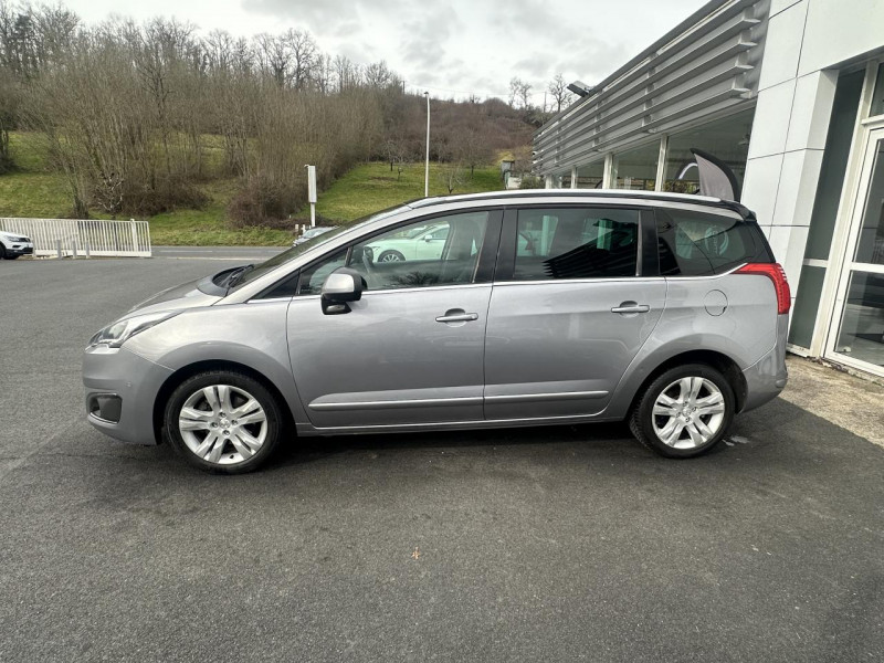 Photo 4 de l'offre de PEUGEOT 5008  1.6 HDI S&S - 120 - BV EAT6 - 5PL  ALLURE GPS   TOIT PANORAMIQUE   RADAR AR à 12990€ chez Triplo auto