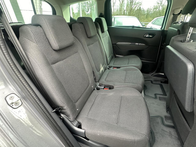 Photo 13 de l'offre de PEUGEOT 5008  1.6 HDI S&S - 120 - BV EAT6 - 5PL  ALLURE GPS   TOIT PANORAMIQUE   RADAR AR à 12990€ chez Triplo auto