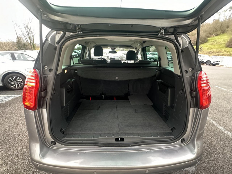 Photo 12 de l'offre de PEUGEOT 5008  1.6 HDI S&S - 120 - BV EAT6 - 5PL  ALLURE GPS   TOIT PANORAMIQUE   RADAR AR à 12990€ chez Triplo auto