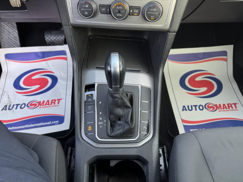 Photo 26 de l'offre de VOLKSWAGEN GOLF SPORTSVAN 1.4 TSI BLUEMOTION - 125 BVA CONFORTLINE GPS   RADAR AR   ATTELAGE à 12990€ chez Triplo auto