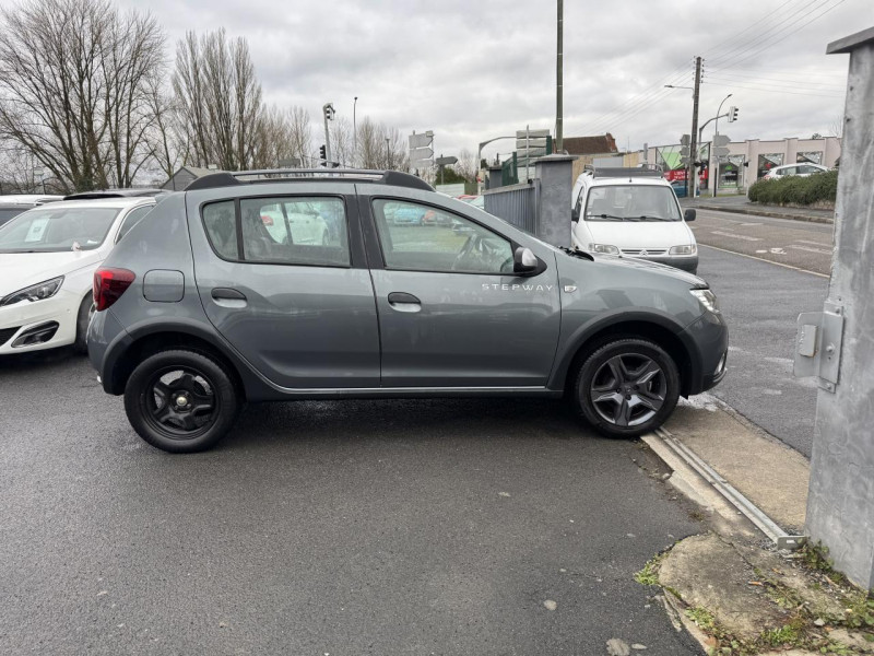 Photo 6 de l'offre de DACIA SANDERO 0.9 TCE - 90 BVA STEPWAY GPS   CLIM   RADAR AR à 12490€ chez Triplo auto