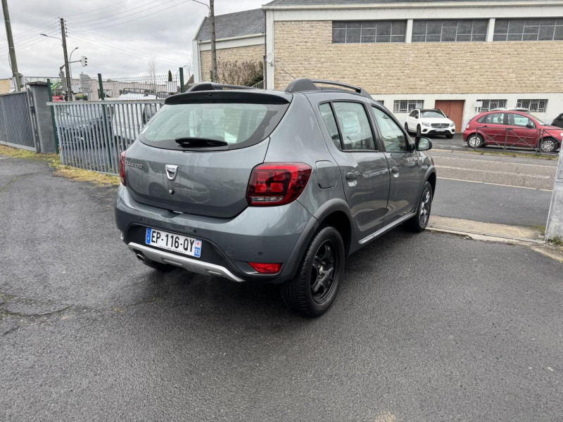 Photo 5 de l'offre de DACIA SANDERO 0.9 TCE - 90 BVA STEPWAY GPS   CLIM   RADAR AR à 12490€ chez Triplo auto