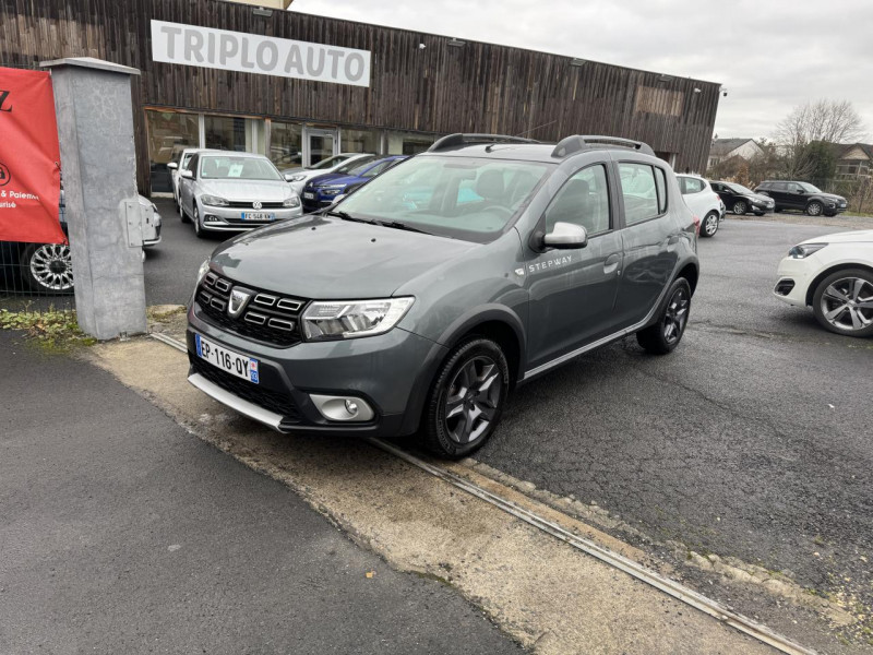 Photo 1 de l'offre de DACIA SANDERO 0.9 TCE - 90 BVA STEPWAY GPS   CLIM   RADAR AR à 12490€ chez Triplo auto