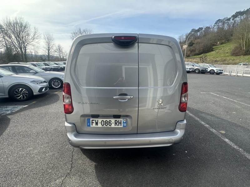 Photo 6 de l'offre de PEUGEOT PARTNER STANDARD 1000KG 1.5 BLUEHDI - 130 - BV EAT8 GPS   CARPLAY   CAMERA AR à 18990€ chez Triplo auto