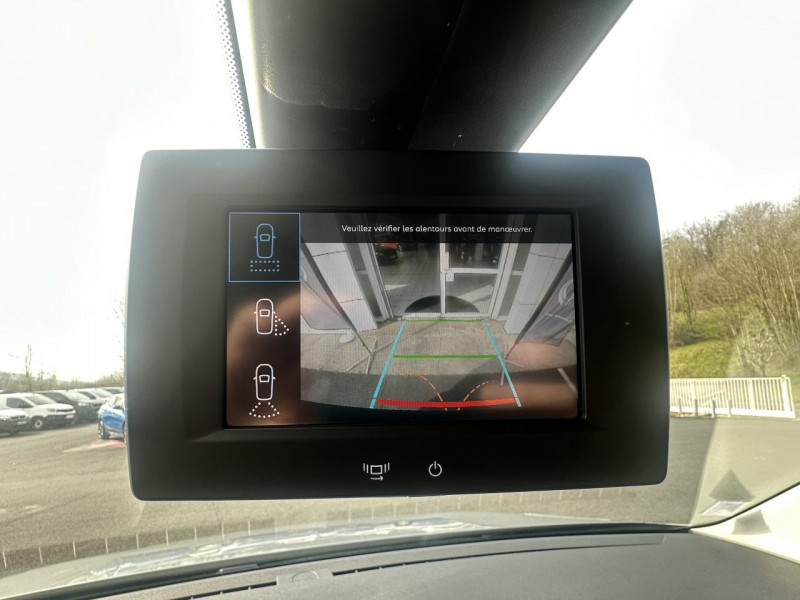 Photo 20 de l'offre de PEUGEOT PARTNER STANDARD 1000KG 1.5 BLUEHDI - 130 - BV EAT8 GPS   CARPLAY   CAMERA AR à 18990€ chez Triplo auto