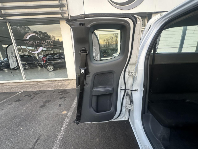 Photo 27 de l'offre de FORD RANGER 2.2 TDCI 160 - SUPER CABINE XL PACK ATTELAGE   CLIM   BLUETOOTH à 22990€ chez Triplo auto