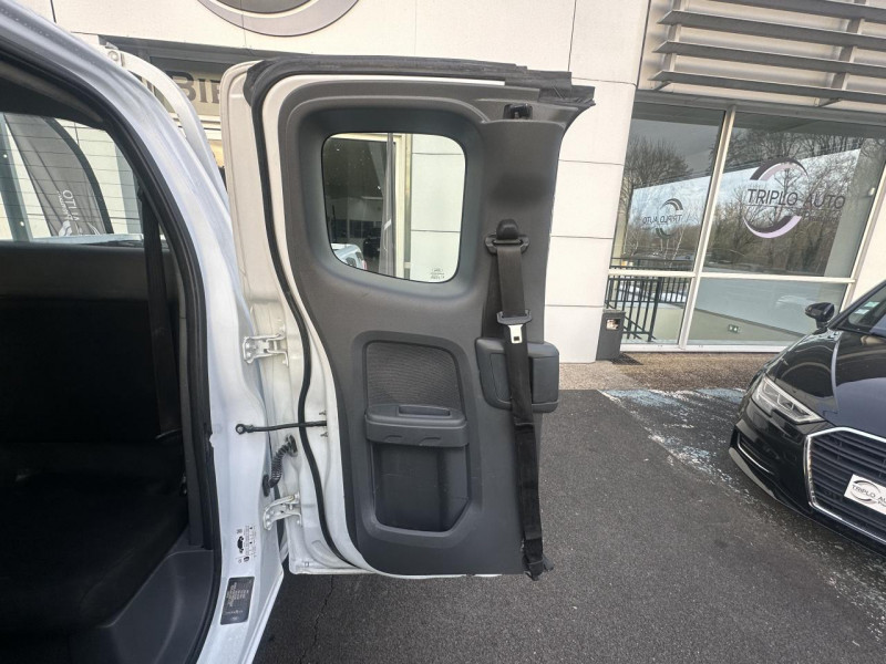 Photo 26 de l'offre de FORD RANGER 2.2 TDCI 160 - SUPER CABINE XL PACK ATTELAGE   CLIM   BLUETOOTH à 22990€ chez Triplo auto