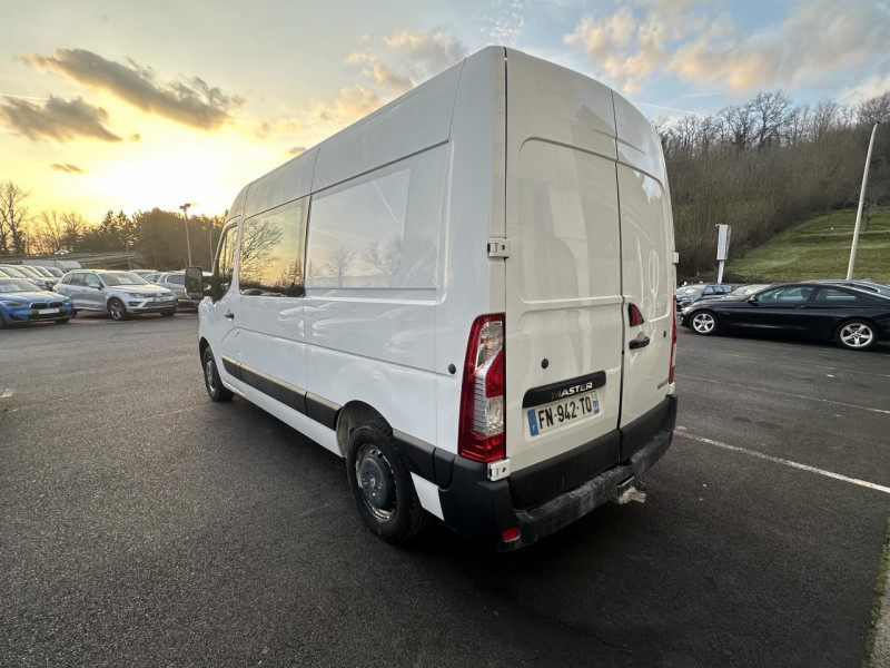 Photo 5 de l'offre de RENAULT MASTER GRAND CONFORT F3300 L2H2 2.3 DCI - 135 7PL CABINE APPROFONDIE TVA RECUPERABLE   ATTELAGE à 24990€ chez Triplo auto