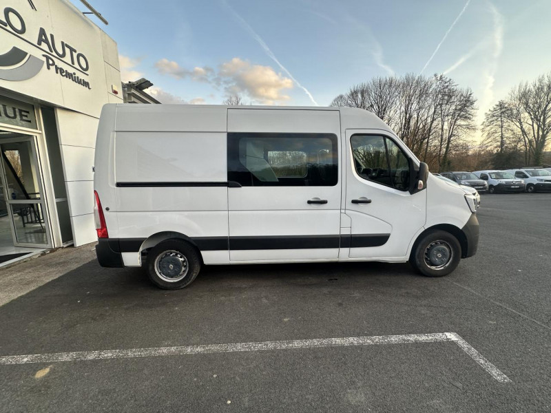 Photo 8 de l'offre de RENAULT MASTER GRAND CONFORT F3300 L2H2 2.3 DCI - 135 7PL CABINE APPROFONDIE TVA RECUPERABLE   ATTELAGE à 24990€ chez Triplo auto