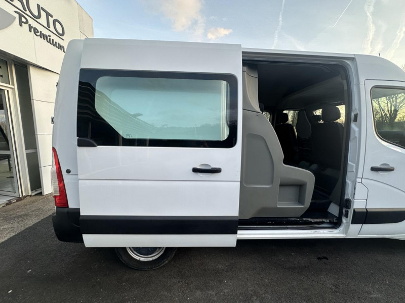 Photo 27 de l'offre de RENAULT MASTER GRAND CONFORT F3300 L2H2 2.3 DCI - 135 7PL CABINE APPROFONDIE TVA RECUPERABLE   ATTELAGE à 24990€ chez Triplo auto