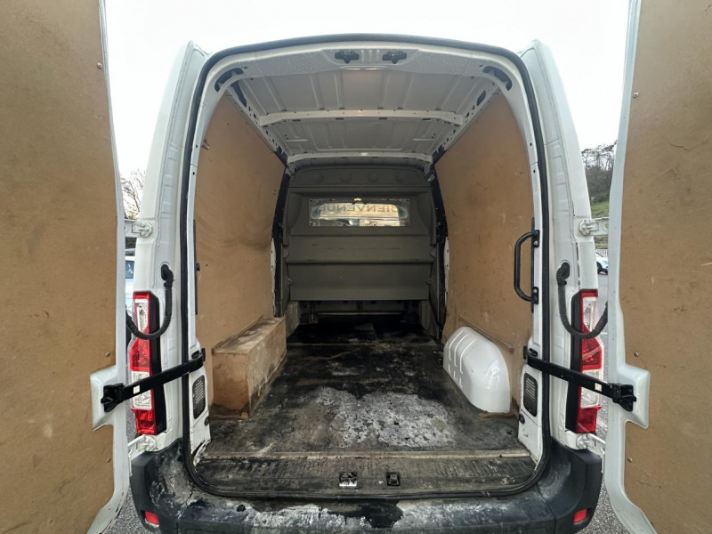 Photo 11 de l'offre de RENAULT MASTER GRAND CONFORT F3300 L2H2 2.3 DCI - 135 7PL CABINE APPROFONDIE TVA RECUPERABLE   ATTELAGE à 24990€ chez Triplo auto