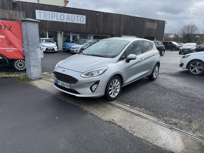 Photo 1 de l'offre de FORD FIESTA 1.0 ECOBOOST - 100 S&S TITANIUM GPS   RADAR AR   CLIM à 10990€ chez Triplo auto