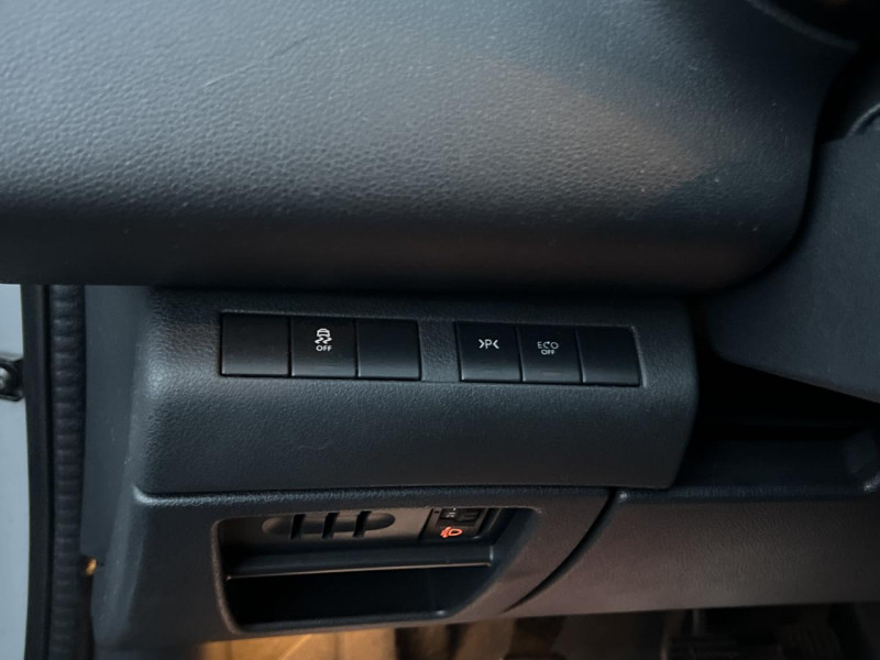 Photo 46 de l'offre de PEUGEOT 3008 1.2I PURETECH S&S - 130 ALLURE GPS   CLIM   ATTELAGE à 12490€ chez Triplo auto