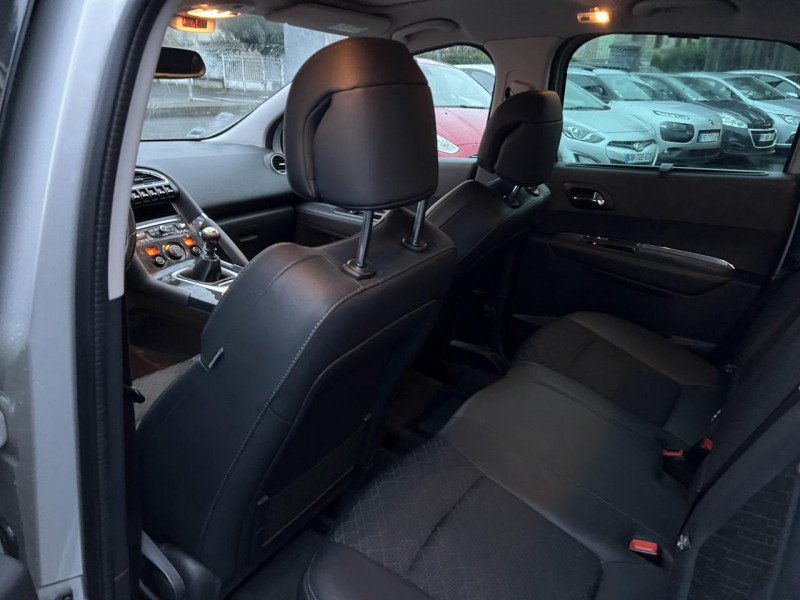 Photo 40 de l'offre de PEUGEOT 3008 1.2I PURETECH S&S - 130 ALLURE GPS   CLIM   ATTELAGE à 12490€ chez Triplo auto