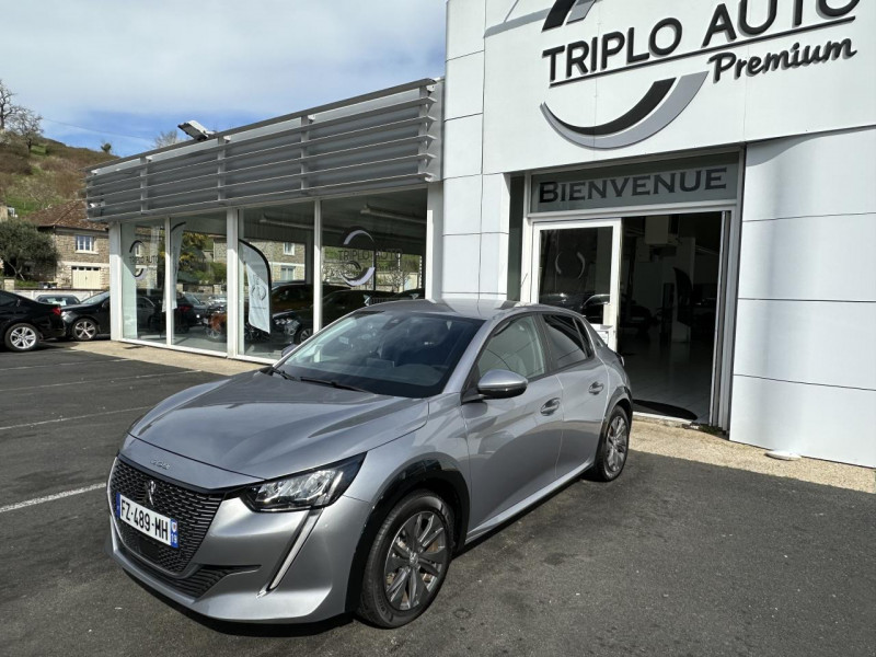 Photo 3 de l'offre de PEUGEOT 208 E-- 136 ACTIVE BUSINESS TVA RECUPERABLE GPS   CARPLAY   RADAR AR   CLIM à 18990€ chez Triplo auto