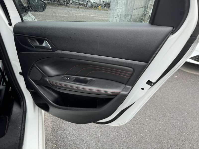Photo 15 de l'offre de PEUGEOT 308 SW 1.2I PURETECH S&S - 130 GT LINE GPS   CAMERA AR à 11990€ chez Triplo auto