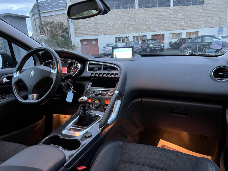 Photo 32 de l'offre de PEUGEOT 3008 1.2I PURETECH S&S - 130 ALLURE GPS   CLIM   ATTELAGE à 12490€ chez Triplo auto