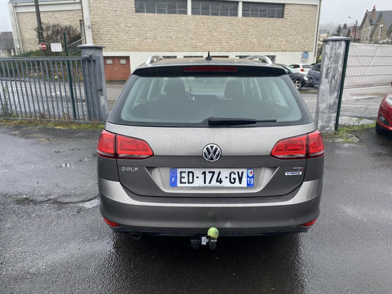 Photo 4 de l'offre de VOLKSWAGEN GOLF SW 1.6 TDI FAP BLUEMOTION - 110 CONFORTLINE BUSINESS GPS   ATTELAGE à 12490€ chez Triplo auto