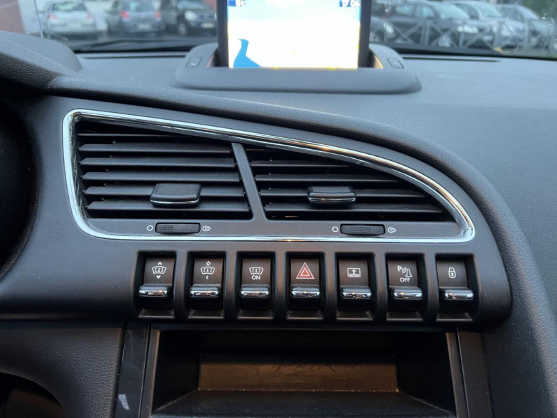 Photo 18 de l'offre de PEUGEOT 3008 1.2I PURETECH S&S - 130 ALLURE GPS   CLIM   ATTELAGE à 12490€ chez Triplo auto
