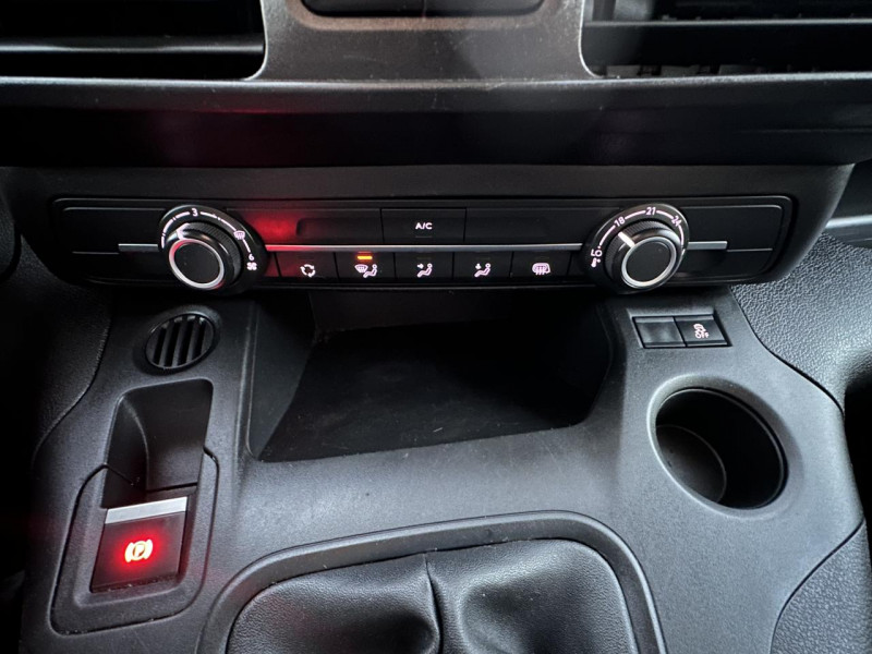 Photo 20 de l'offre de PEUGEOT PARTNER 1.6 BLUEHDI S&S - 100 ASPHALT LONG GPS   CLIM à 11990€ chez Triplo auto