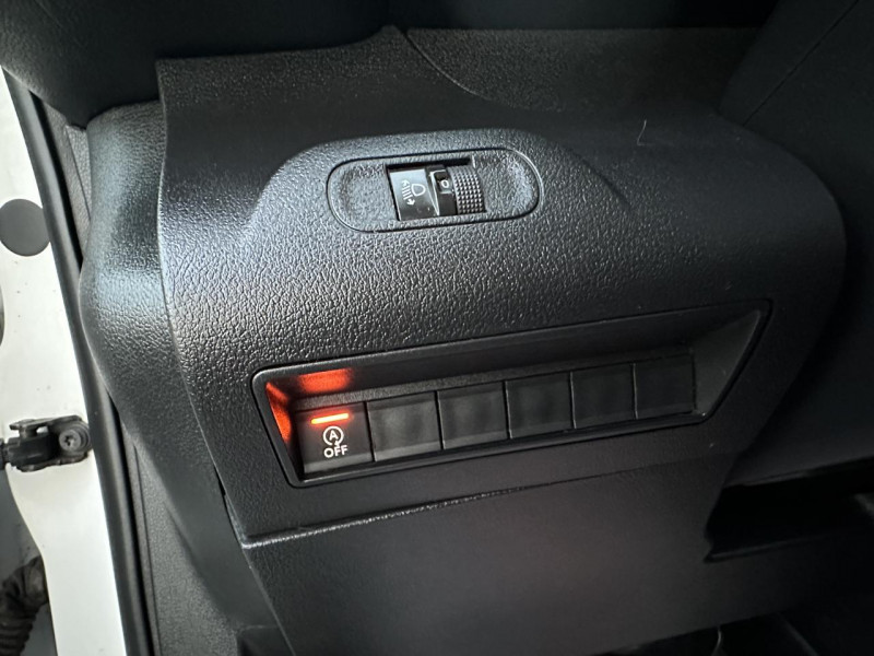 Photo 24 de l'offre de PEUGEOT PARTNER 1.6 BLUEHDI S&S - 100 ASPHALT LONG GPS   CLIM à 11990€ chez Triplo auto