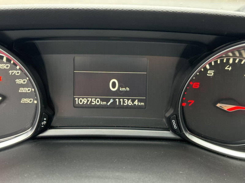 Photo 35 de l'offre de PEUGEOT 308 SW 1.2I PURETECH S&S - 130 GT LINE GPS   CAMERA AR à 11990€ chez Triplo auto