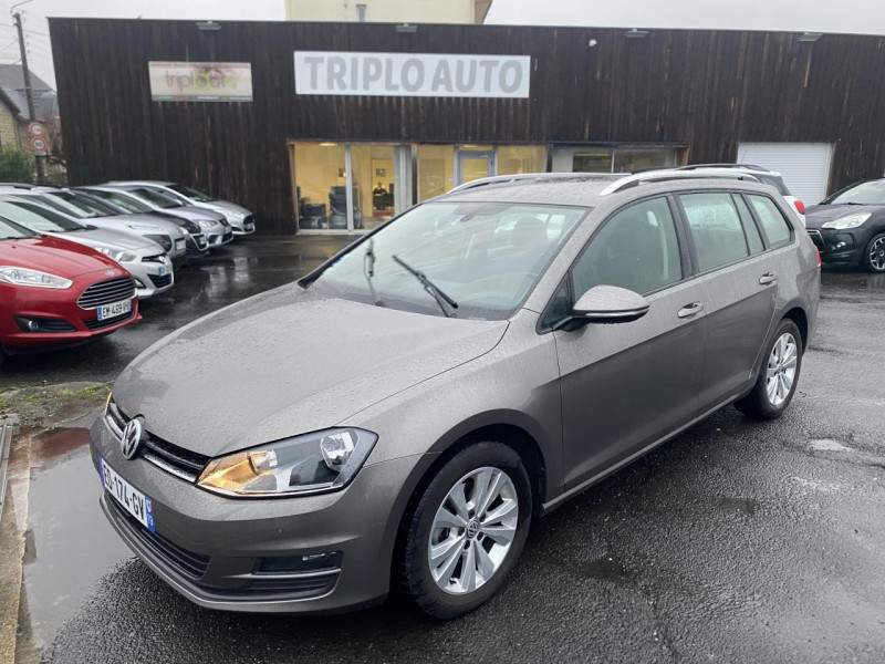 Photo 1 de l'offre de VOLKSWAGEN GOLF SW 1.6 TDI FAP BLUEMOTION - 110 CONFORTLINE BUSINESS GPS   ATTELAGE à 12490€ chez Triplo auto