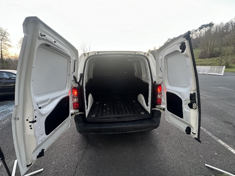 Photo 11 de l'offre de PEUGEOT PARTNER 1.6 BLUEHDI S&S - 100 ASPHALT LONG GPS   CLIM à 11990€ chez Triplo auto