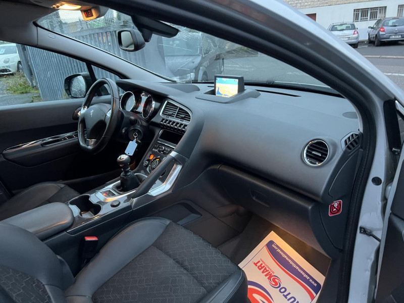 Photo 36 de l'offre de PEUGEOT 3008 1.2I PURETECH S&S - 130 ALLURE GPS   CLIM   ATTELAGE à 12490€ chez Triplo auto