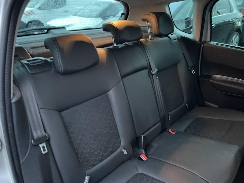 Photo 11 de l'offre de PEUGEOT 3008 1.2I PURETECH S&S - 130 ALLURE GPS   CLIM   ATTELAGE à 12490€ chez Triplo auto